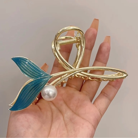 💢NEW‼️Blue first Hair clippers 🛍️ Women hair tie🌸 - Picture 3 of 4